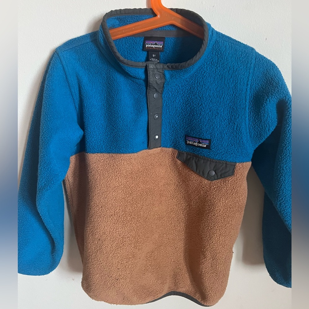 Patagonia kid’ snap fleece, size 5T
